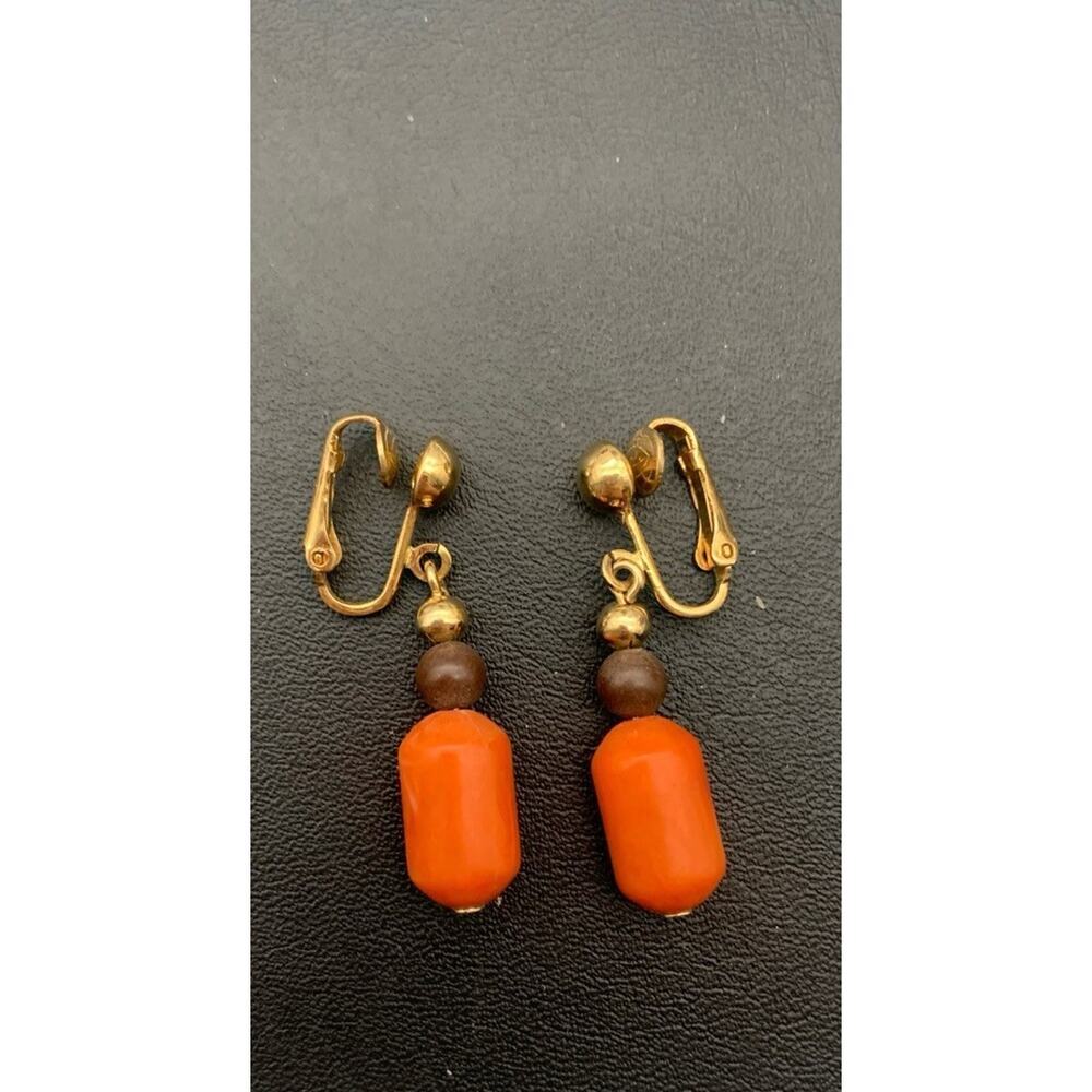 Vintage Sarah Coventry 1975 Bittersweet Gold Tone Beaded Clip On Earrings 70’s